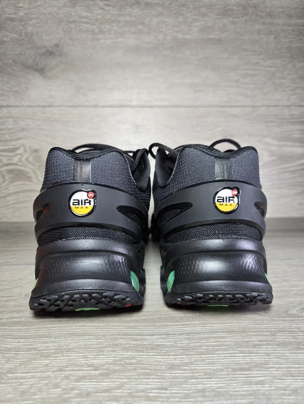 Nike Air Max DN8 Black / Green Strike Size 7 Youth / 8.5 Women HF7310-006 New